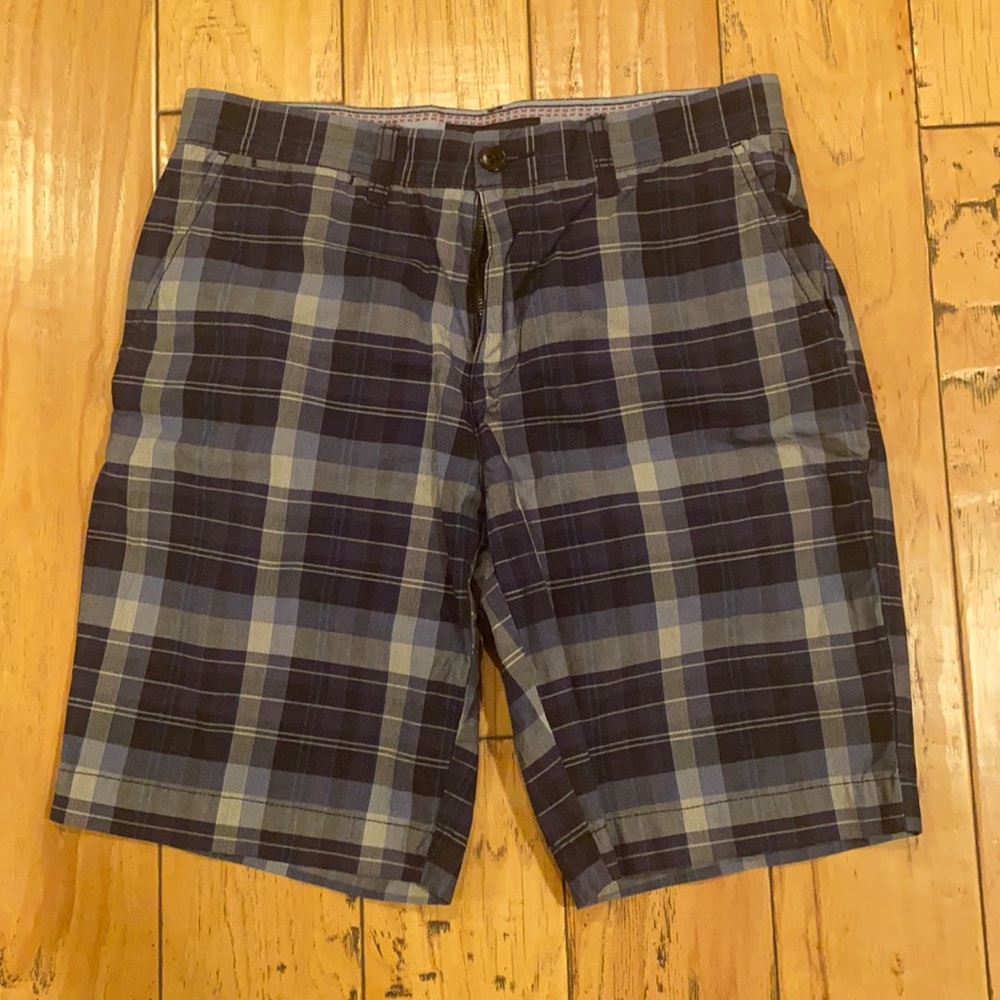 Plaid shots by Tommy Hilfiger